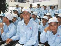 2006: Cơ hội xuất ngoại làm giàu của bạn trẻ