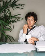 “Bắt mạch” nhân viên lười