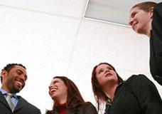 Để vượt qua thời gian thử việc