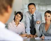 Ngôn ngữ cử chỉ cho bạn biết gì về người phỏng vấn?