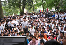 "Săn Sinh viên tương lai"