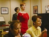 Khi công sở nhiều nữ 