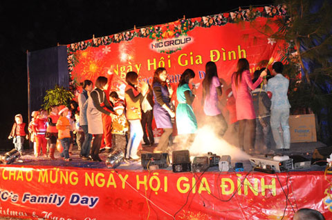 Ngày hội gia đình NIC GROUP năm 2010 - Mery christmas