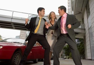 Chung sống hòa bình với đồng nghiệp khó tính