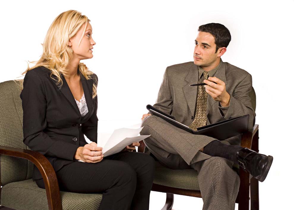 Mất tiền xin việc vì phỏng vấn “ma”